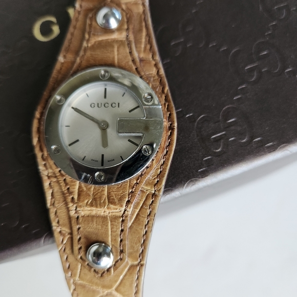 GUCCI Bandeau Watch 104 Alligator Band - Picture 5 of 13